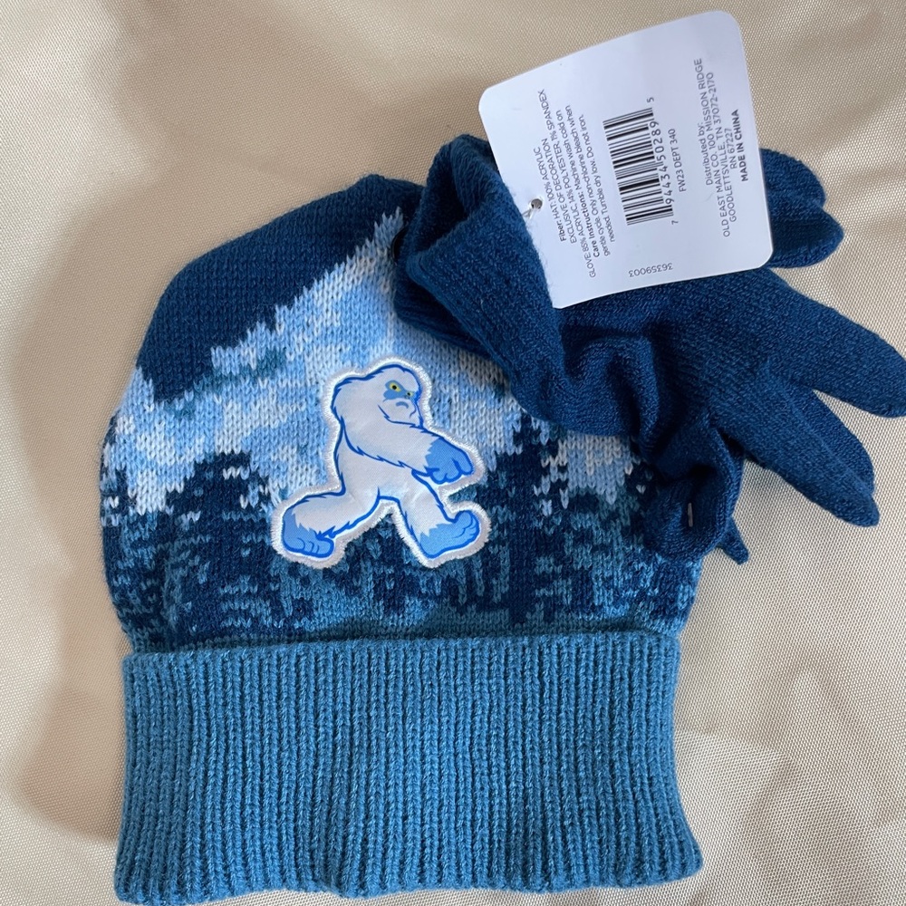 Winter Cuffed Blue Snowman Beanie Hat and Gloves Set Abominable Sn…